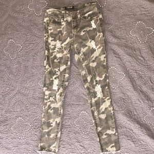 Camo skinny jeans